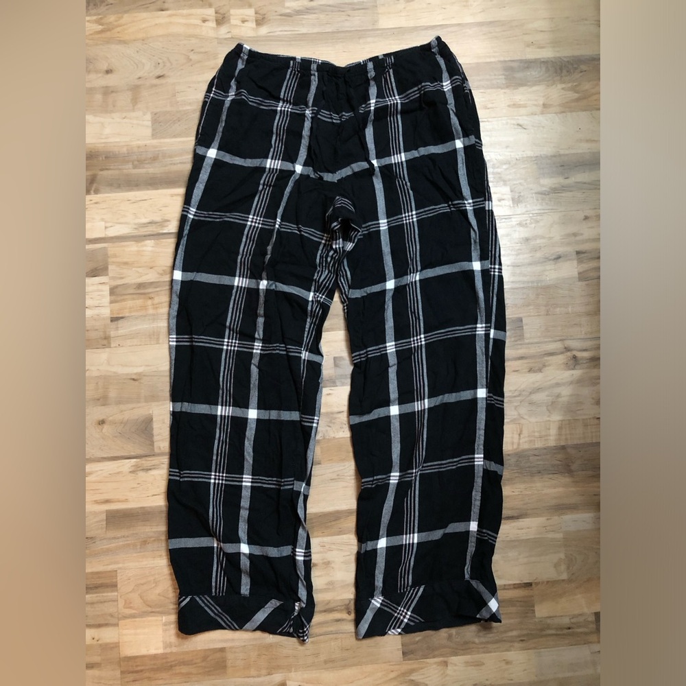 Women’s Medium Victoria’s Secret PJ Pants